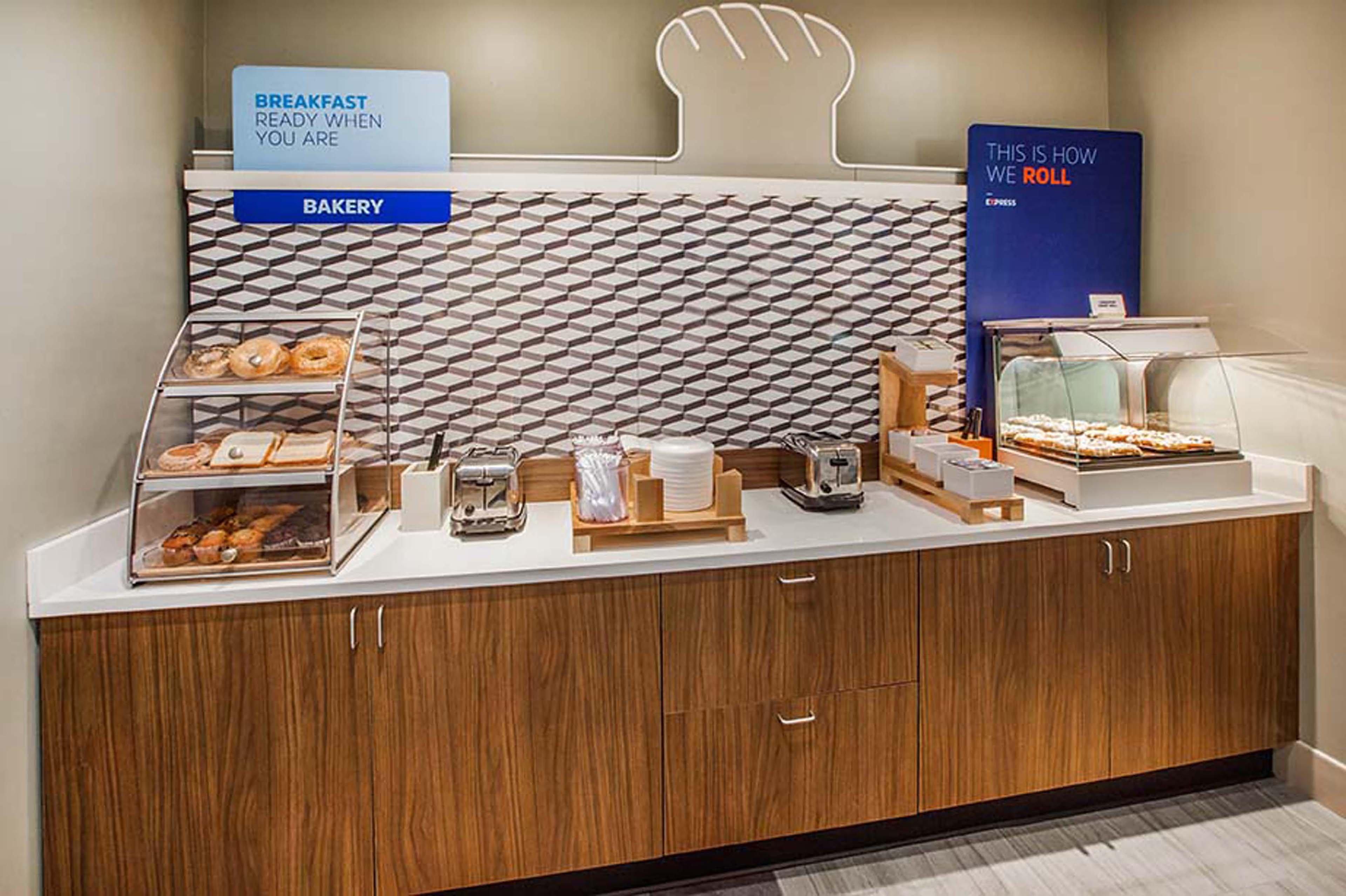 Holiday Inn Express Hotel & Suites Portland By Ihg Екстериор снимка